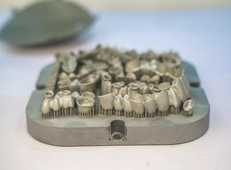 Tooth dental crowns created on 3d printer for metal