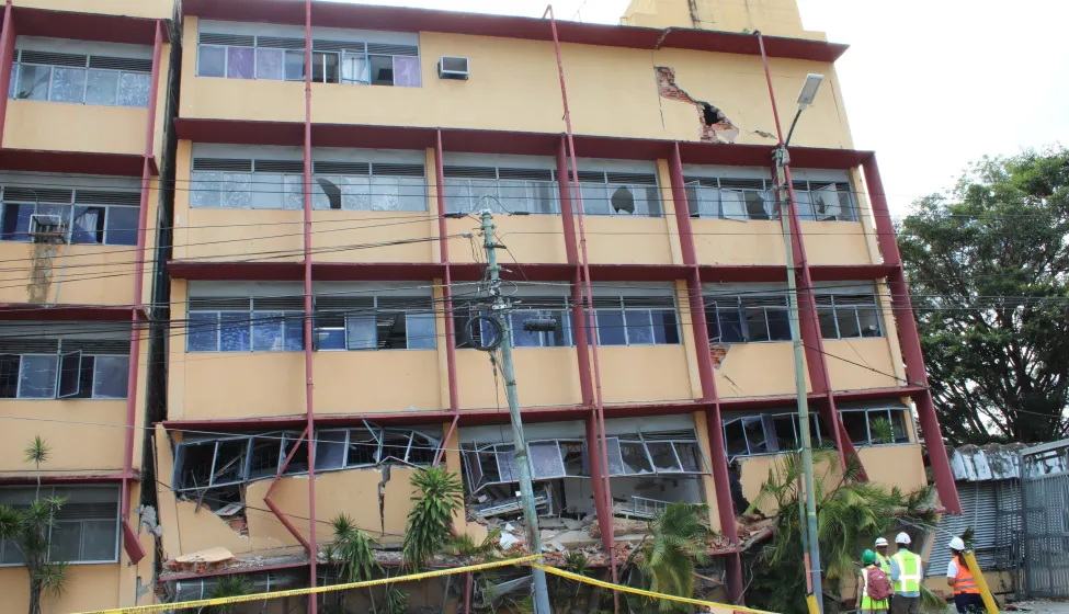 Hospital Risquez - Front