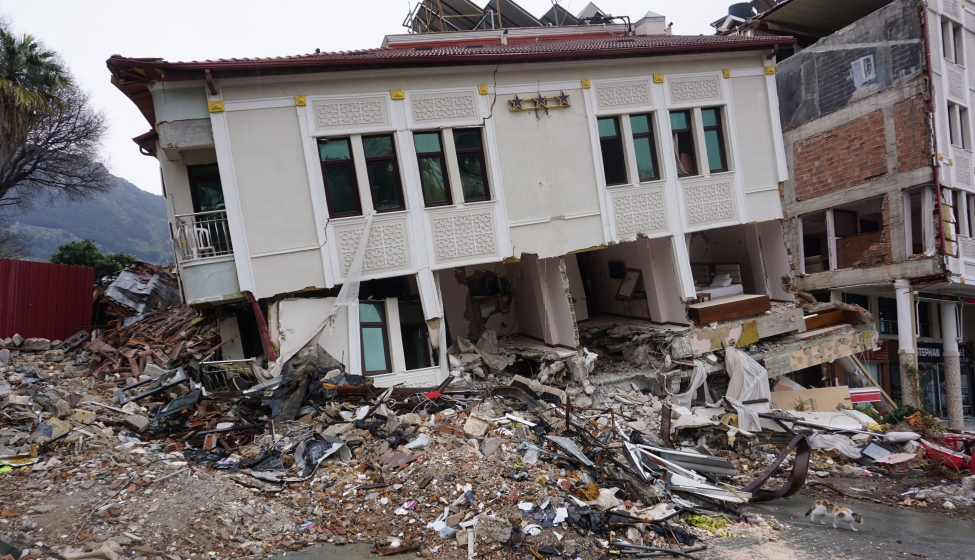 Turkey Earthquake building collapsed with rubble