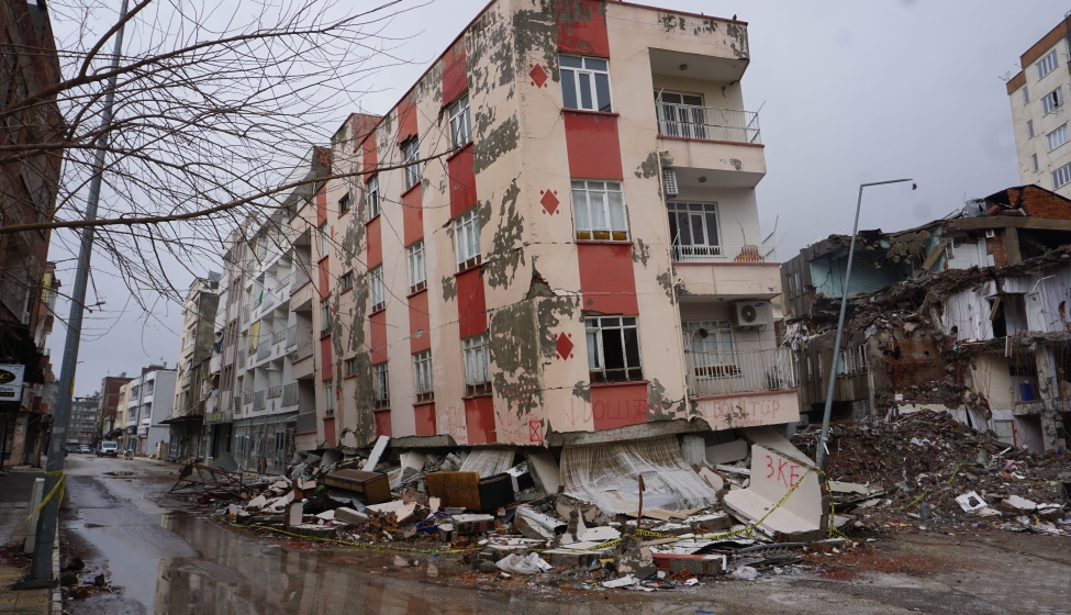 Turkey Earthquake small complex falling