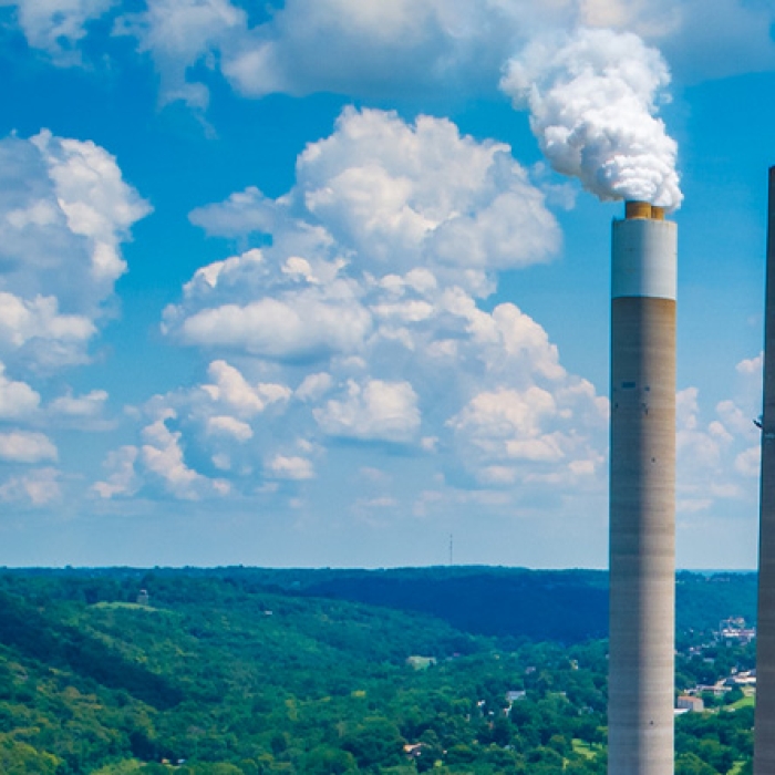 Coal plant emitting greenhouse gas