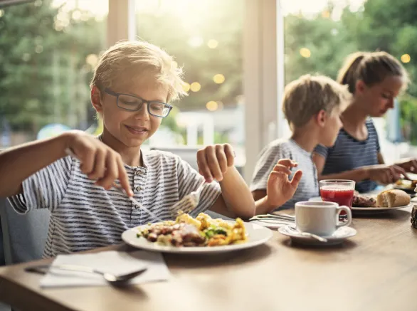  Kids enjoying dinner