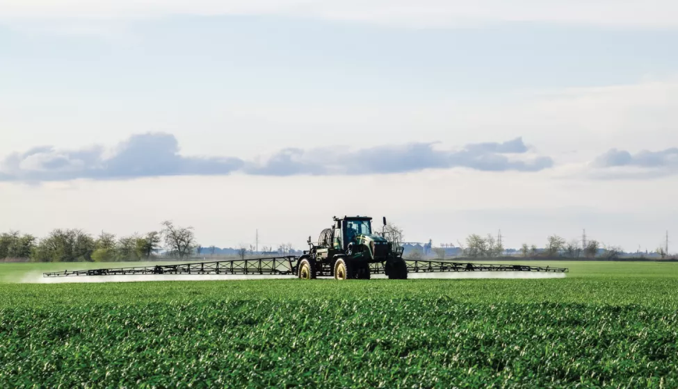 Exponent consultants help chemical applicators determine chemical buffer zones to help meet EPA requirements