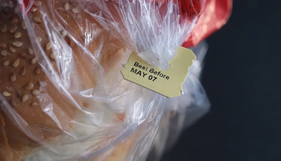  Best before consumption date listed on the bread tag label. 