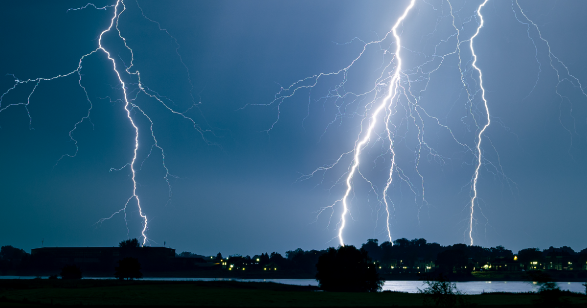 Illinois ranks #7 in country for lightning claims, study says